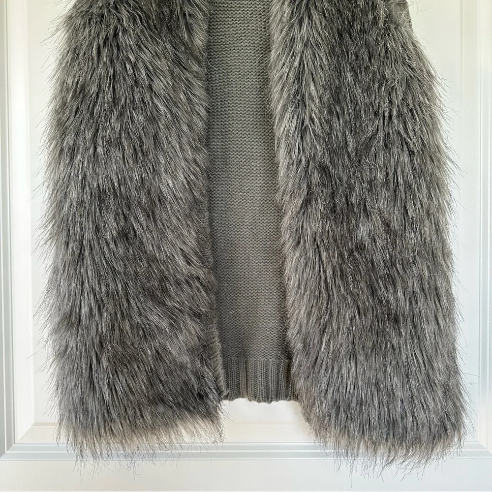 Xhilaration Gray Faux Fur Vest - Picture 5 of 11